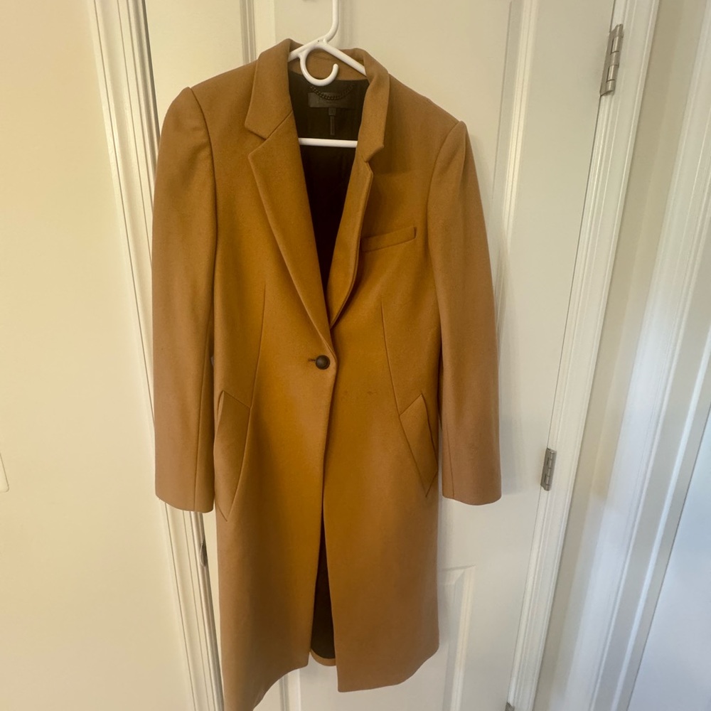 Beautiful caramel Rag and Bone trench coat in a size 4